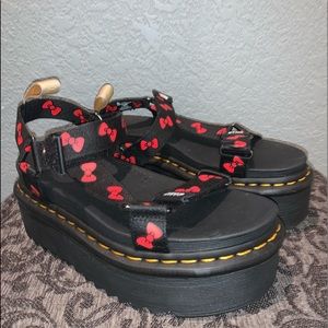 LIMITED EDITION hello kitty Dr martens